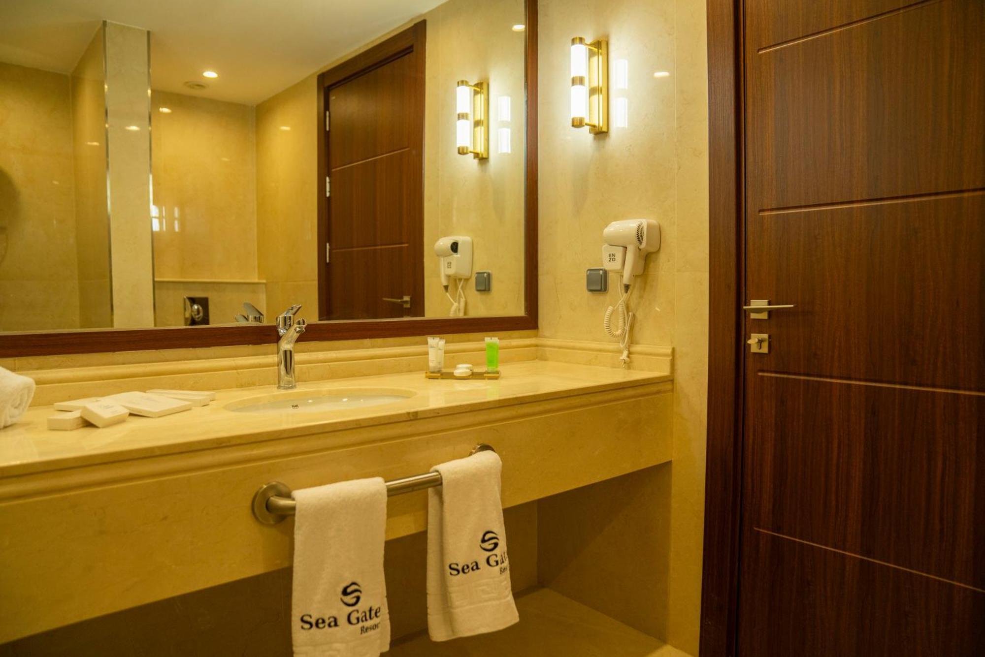 Sea Gate Resort Sweimeh Экстерьер фото